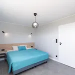 W Sam By Klif - Na Parterze Z Tarasem, Widokiem Na I Parkingiem Apartman