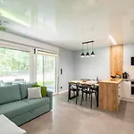Apartman W Sam By Klif - Na Parterze Z Tarasem, Widokiem Na I Parkingiem