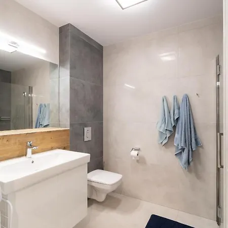 W Sam By Klif - Na Parterze Z Tarasem I Parkingiem Ustka