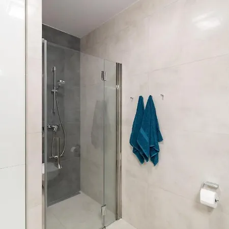 W Sam By Klif - Na Parterze Z Tarasem I Parkingiem Ustka