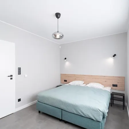 W Sam By Klif - Na Parterze Z Tarasem, Widokiem Na I Parkingiem Apartman