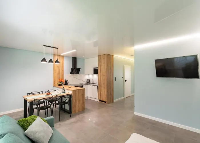 W Sam By Klif - Na Parterze Z Tarasem I Parkingiem شقة أوستكا